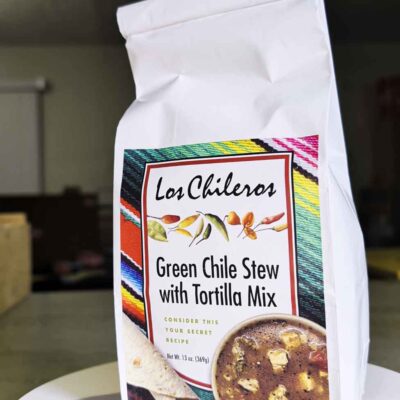 Los Chileros Green Chile Stew Dinner Kit with Tortilla Mix